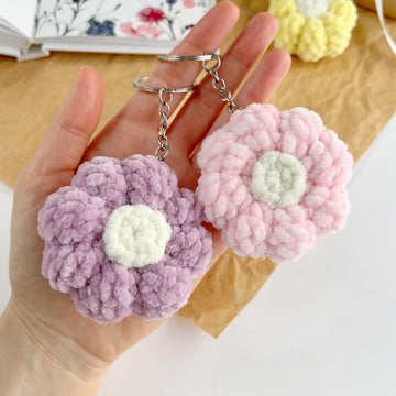 Crochet flower keyring plush Amigurumi pattern crochet bag charm Crochet car hanger