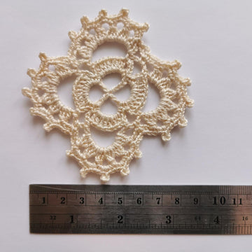 Openwork granny square motif