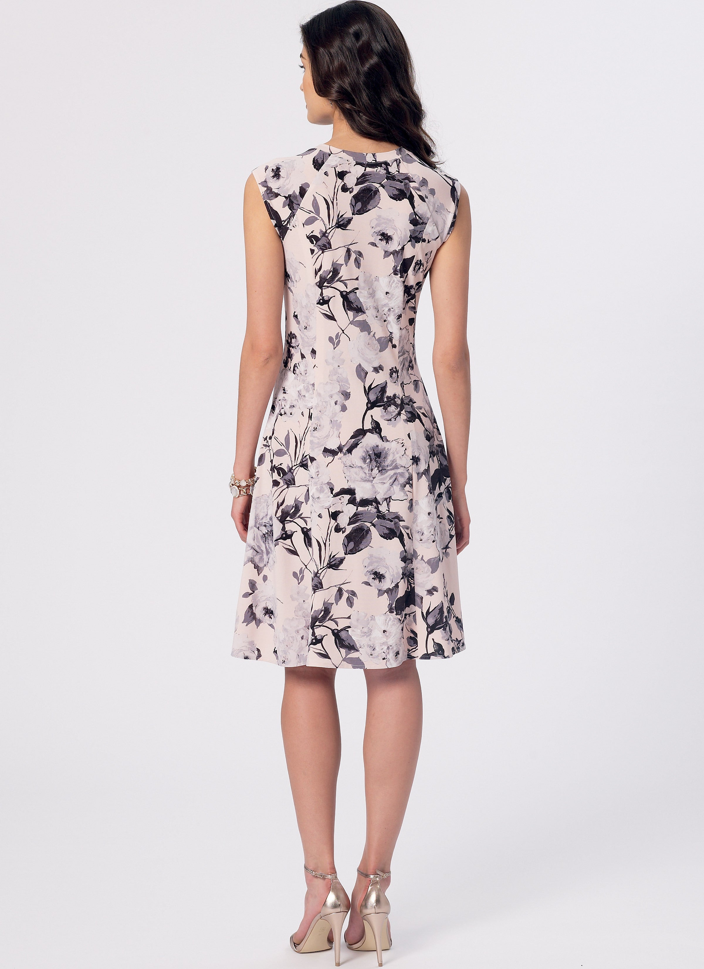 McCall's Misses'/Miss Petite Sleeveless or Raglan Sleeve, Fit and Flare Dresses M7349 - Sewing Pattern