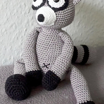 Crochet pattern Patrick the raccoon