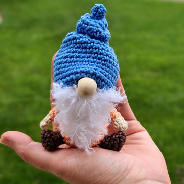 Traveling Gnome Backpack / Keychain Charm