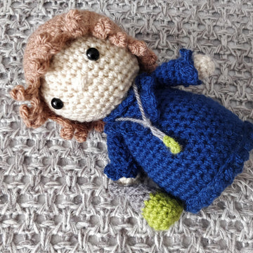Marie Curie crochet Amigurumi