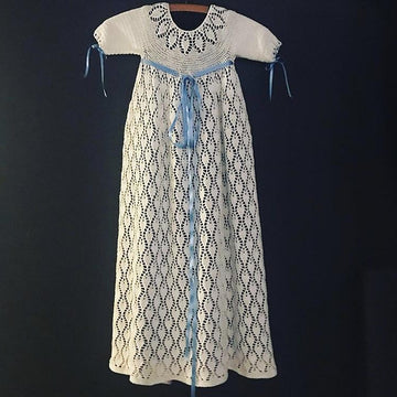 Løv christening gown