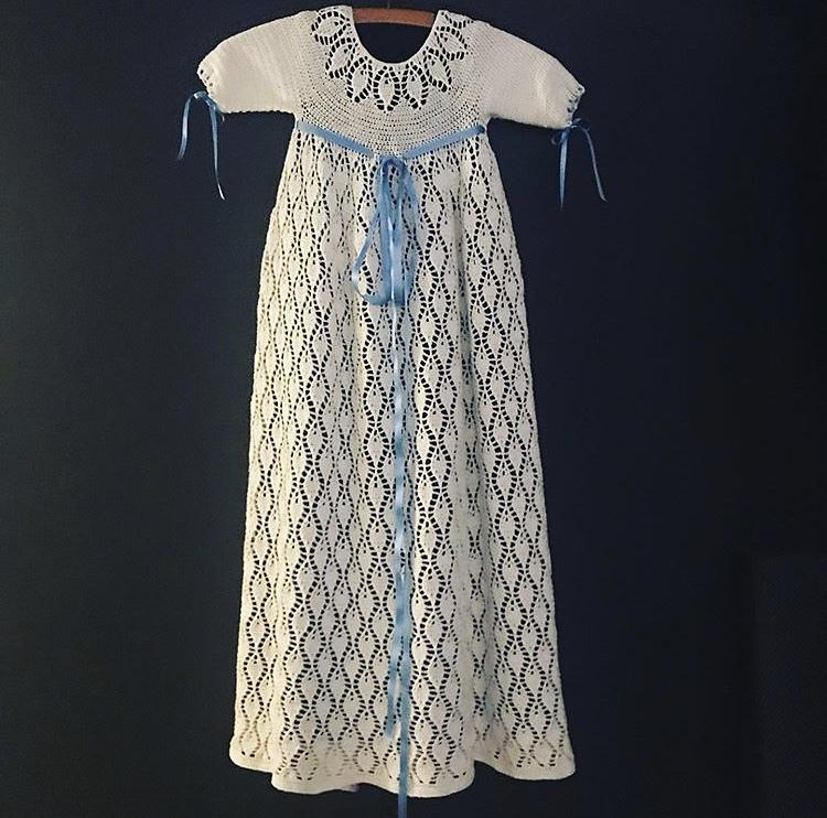 Løv christening gown