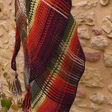 Hiedra Triangle Wrap