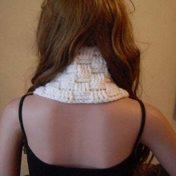 Basketweave Neckwarmer / Buttoned Scarf