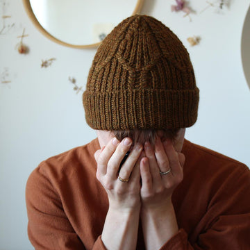 Grass whispers beanie
