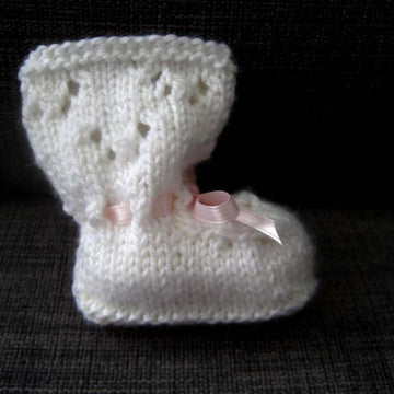 Baby Butterfly Bonnet & Booties Set (DK)