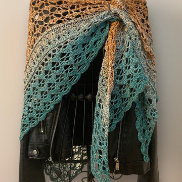 Triangular Scarf "Charila"