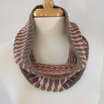 Fetterbush Circle Scarf