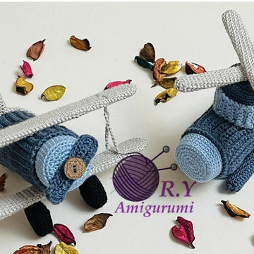 Amigurumi recycle airplanes