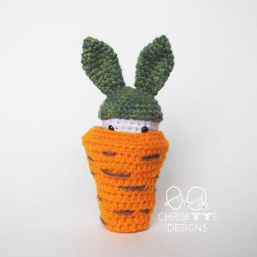 Beanie the Easter Bunny with Carrot