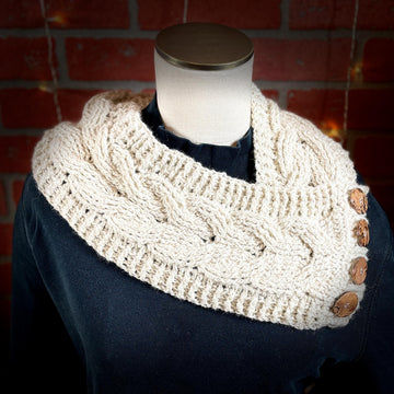 Cushy Cabled Cowl