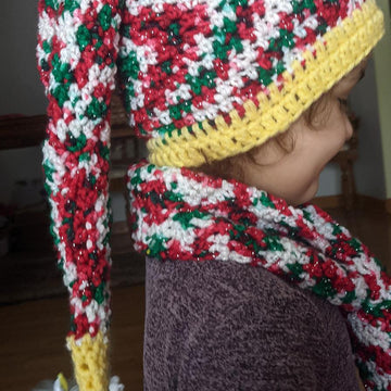 Toddler festive hat and scarf set