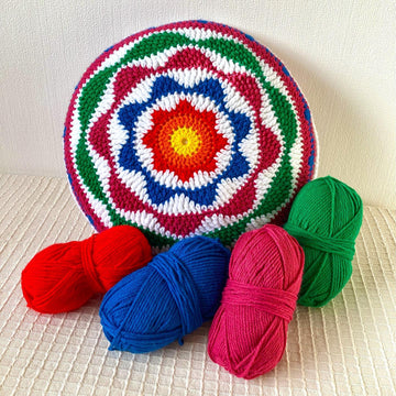 Round pillow II by HueLaVive