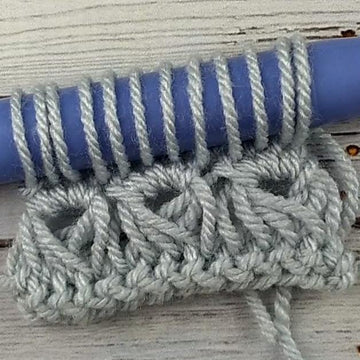 Broomstick Lace Chunky Neckwarmer