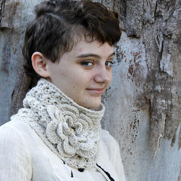 Crosslita Cowl