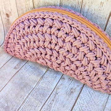 One-Piece Half Moon Clutch | Seamless Crochet Bag Pattern