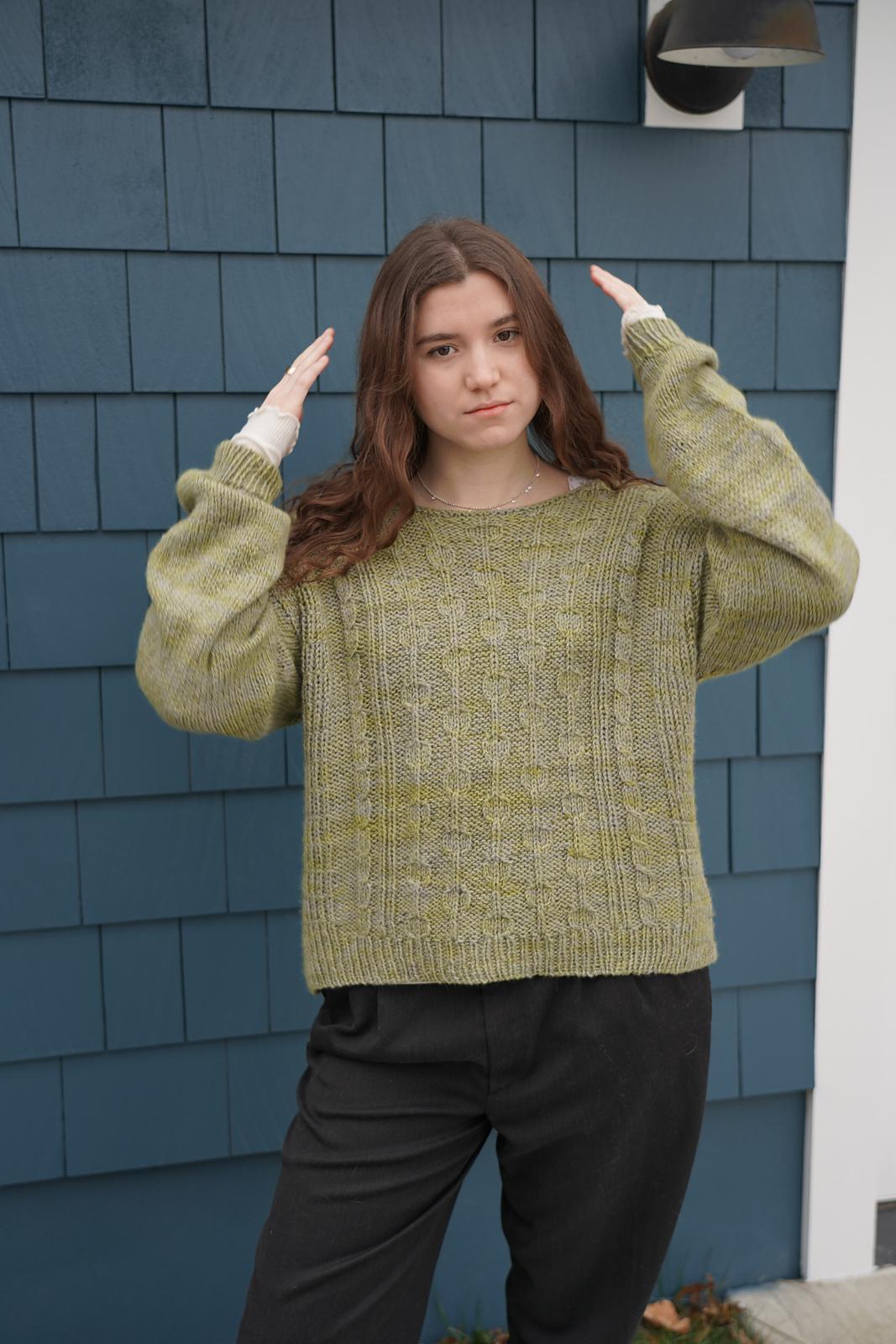 Circle Line Pullover