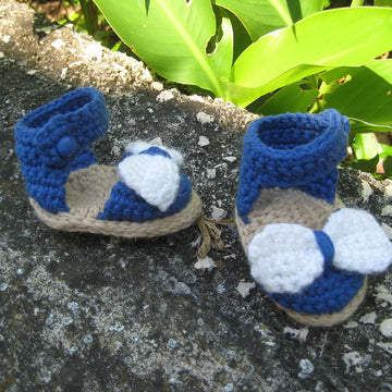 Blue sandals with bow