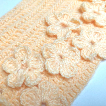 Blanket pattern with flowers pattern