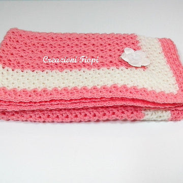 Alternating v stitch arches baby blanket