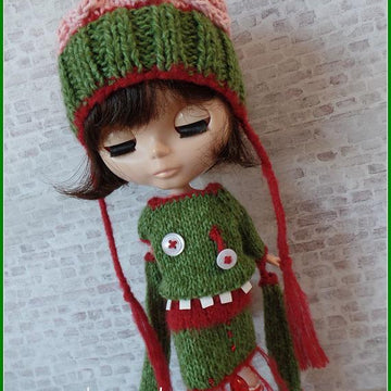 Dead or Alive Zombie dress and Brains hat for 12" Blythe doll