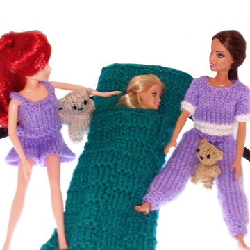 Barbie sleepover party + teddies & sleeping bag
