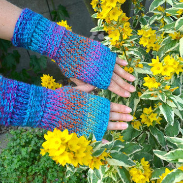 Blue notes mittens