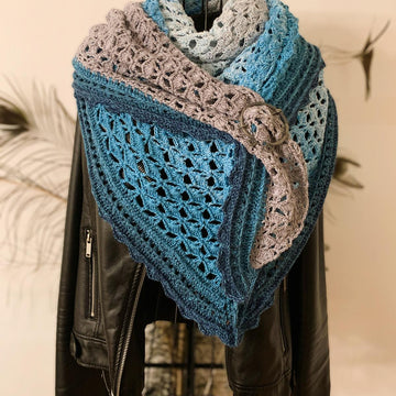 Triangular Scarf "Erigone"