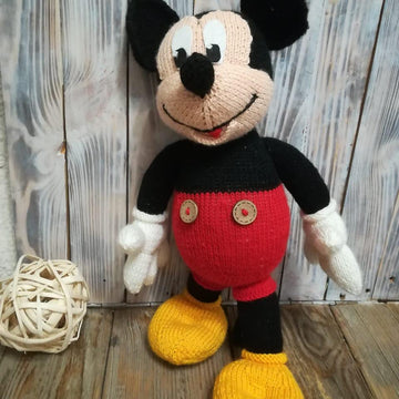 Knitted Mickey Mouse