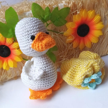 Duckling amigurumi toy