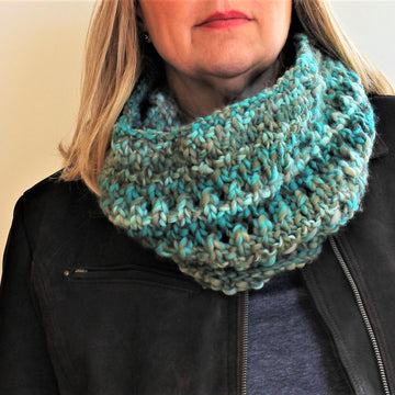 Mottled Green Cowl