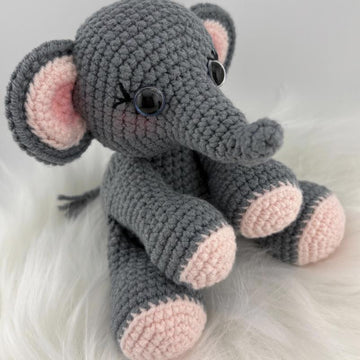 Meet Our Adorable Ellie the Elephant Amigurumi Pattern – Available in English and Portuguese