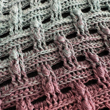 Triangular Scarf "Diopatra"