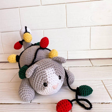 Christmas Cat with Garland