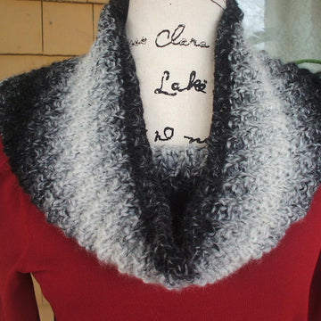 Diagonal Knit Cowl