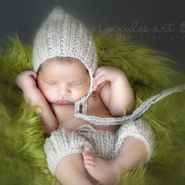 Chunky Knit Newborn Bonnet and Pants Set