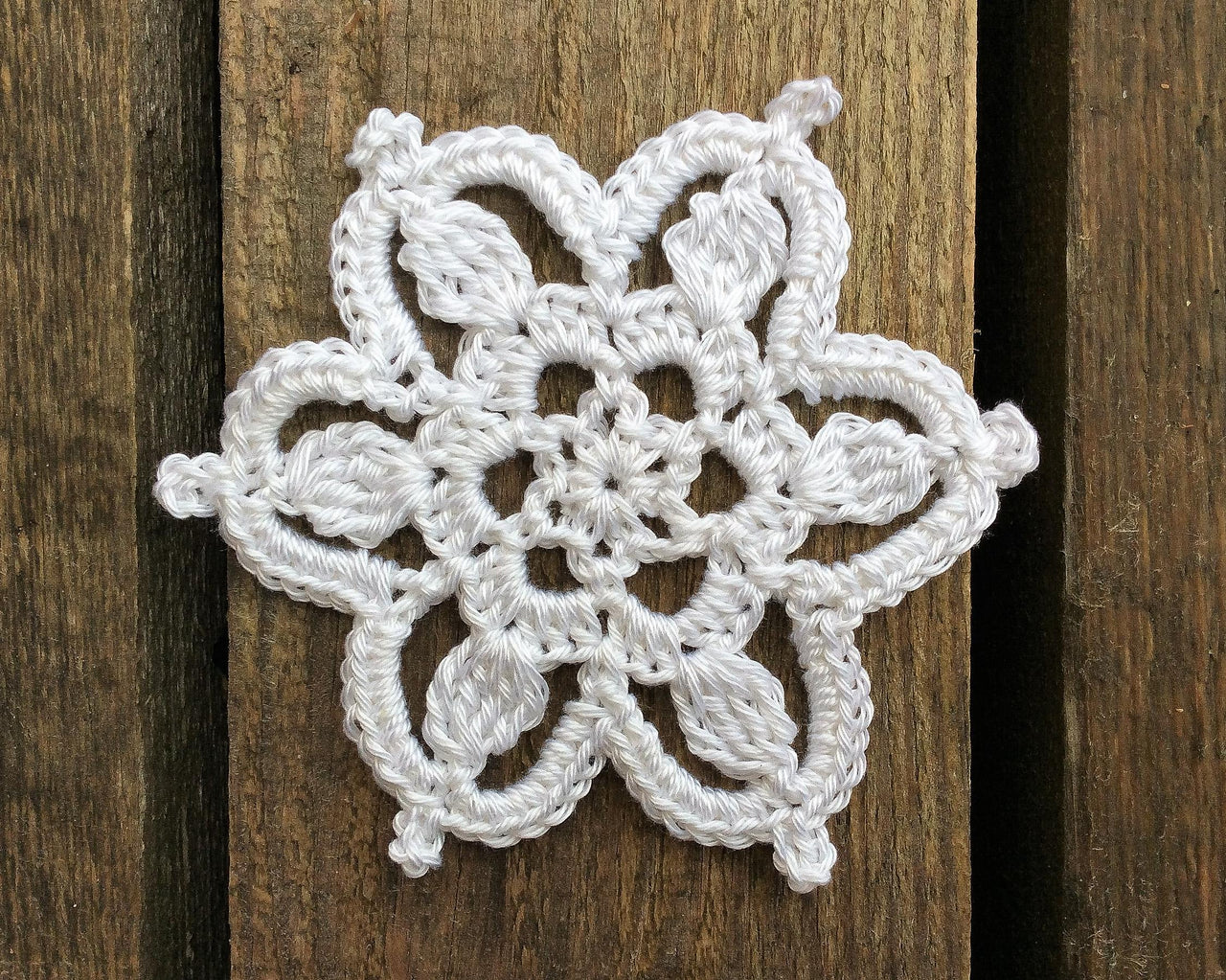 Pretty Snowflake Ornament Christmas Decoration