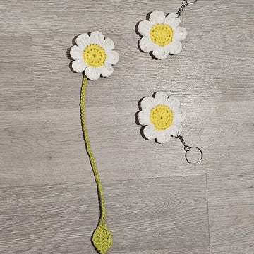 Daisy Keychain and Bookmark