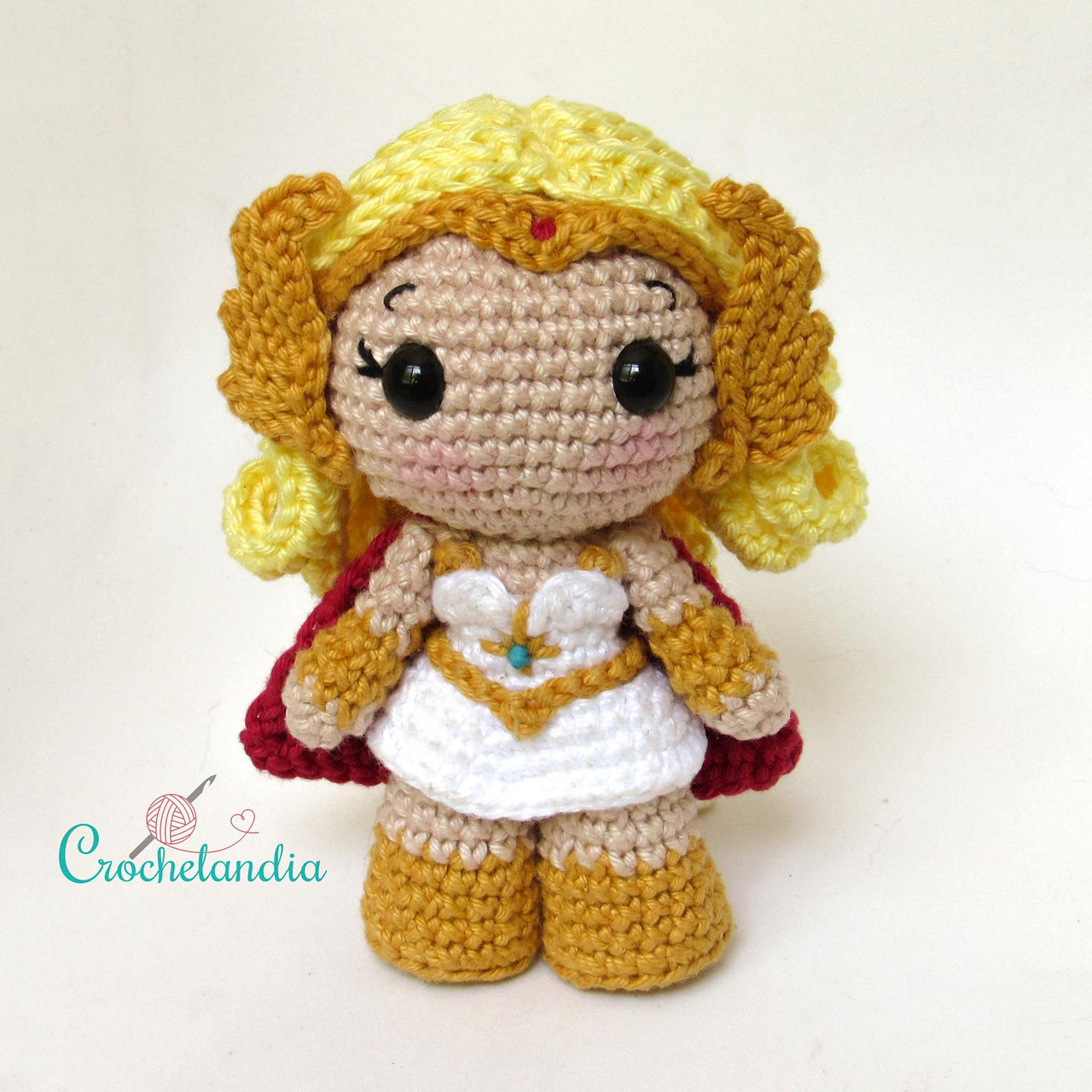 She-ra amigurumi doll - crochet pattern by Crochelandia
