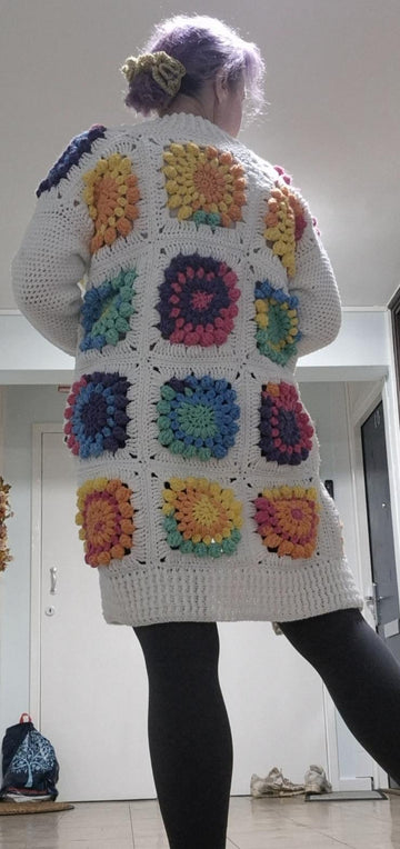 SNOWBURST FLOWER CARDIGAN