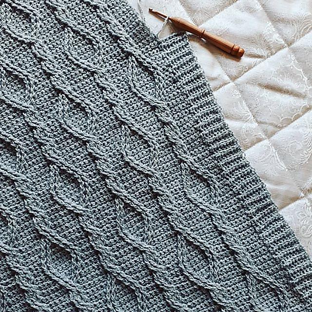 Candlestick Cable Blanket