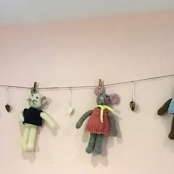 Dolls garland