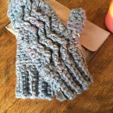 Sparks Fly hat and mitts set