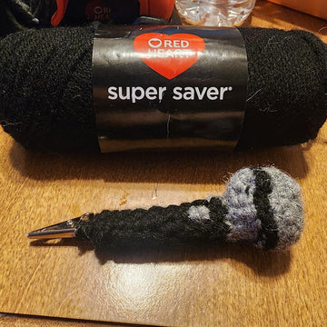 Tiny microphone clip or keychain