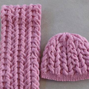 Savannah - cabled scarf and hat