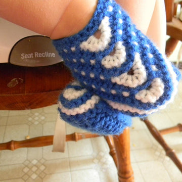 Seamless Slip-Stitch Slippers for Babies, sizes 6-9m and 12-18m.