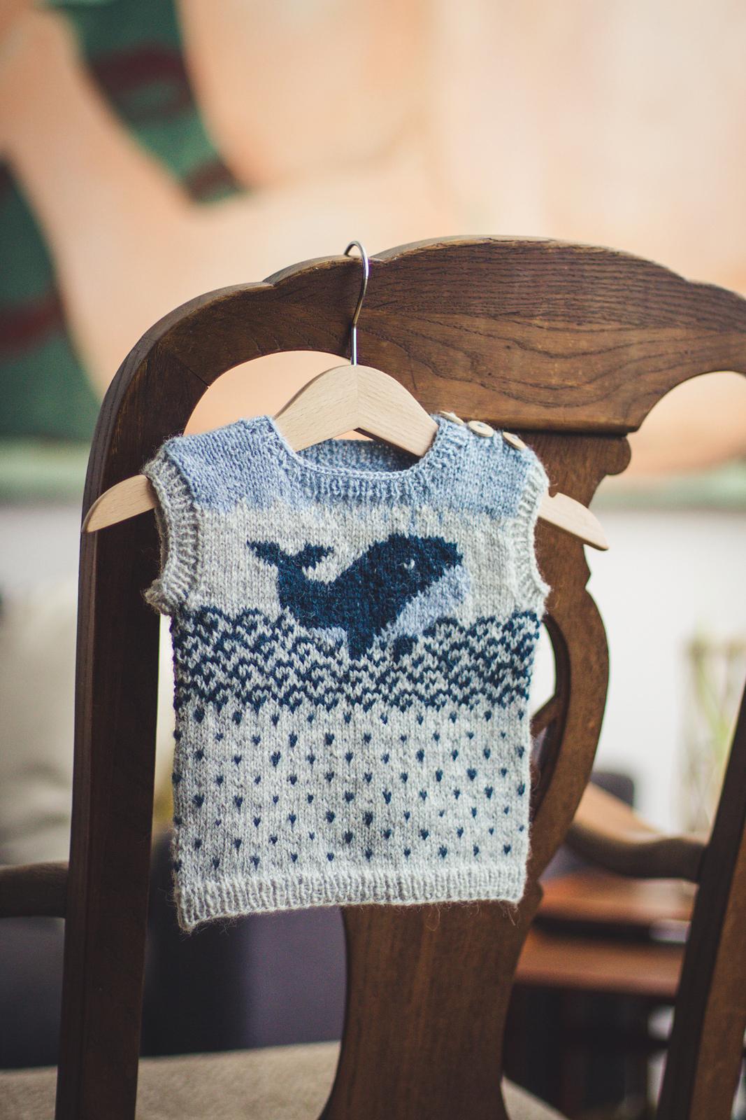 Max Whale Sweater (sleeveless)