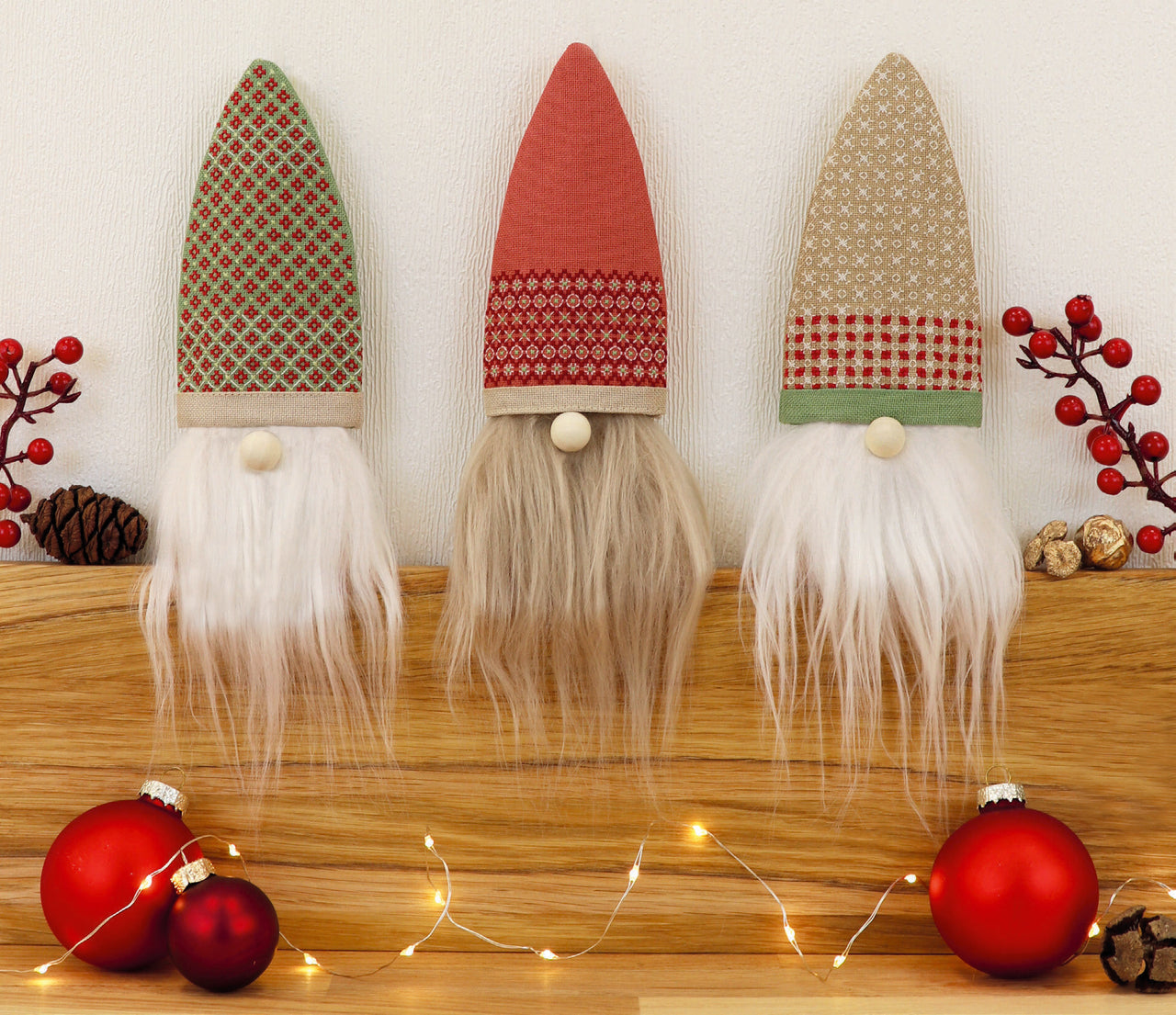 Zweigart Christmas Gnomes - 106-69 - Downloadable PDF